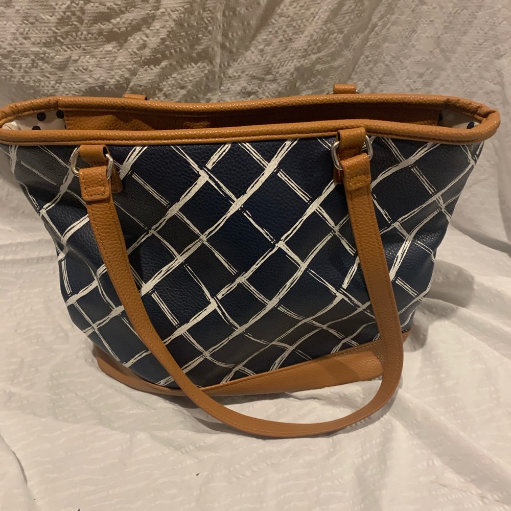 Navy blue handbag. Jewel by Thirty-One.